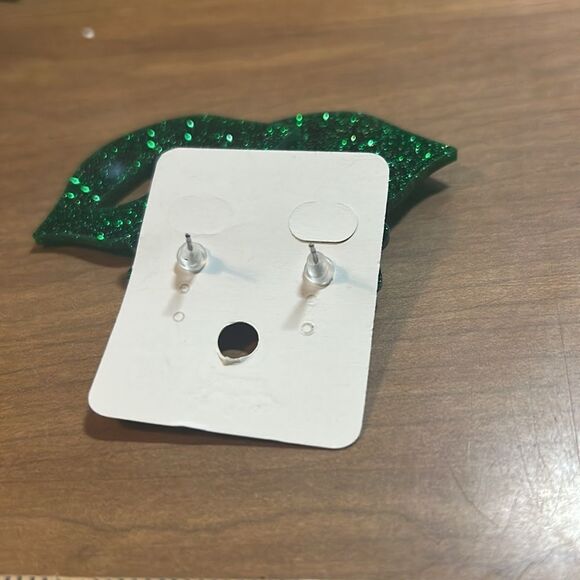 Glitter lips pattys day earrings - Picture 2 of 3
